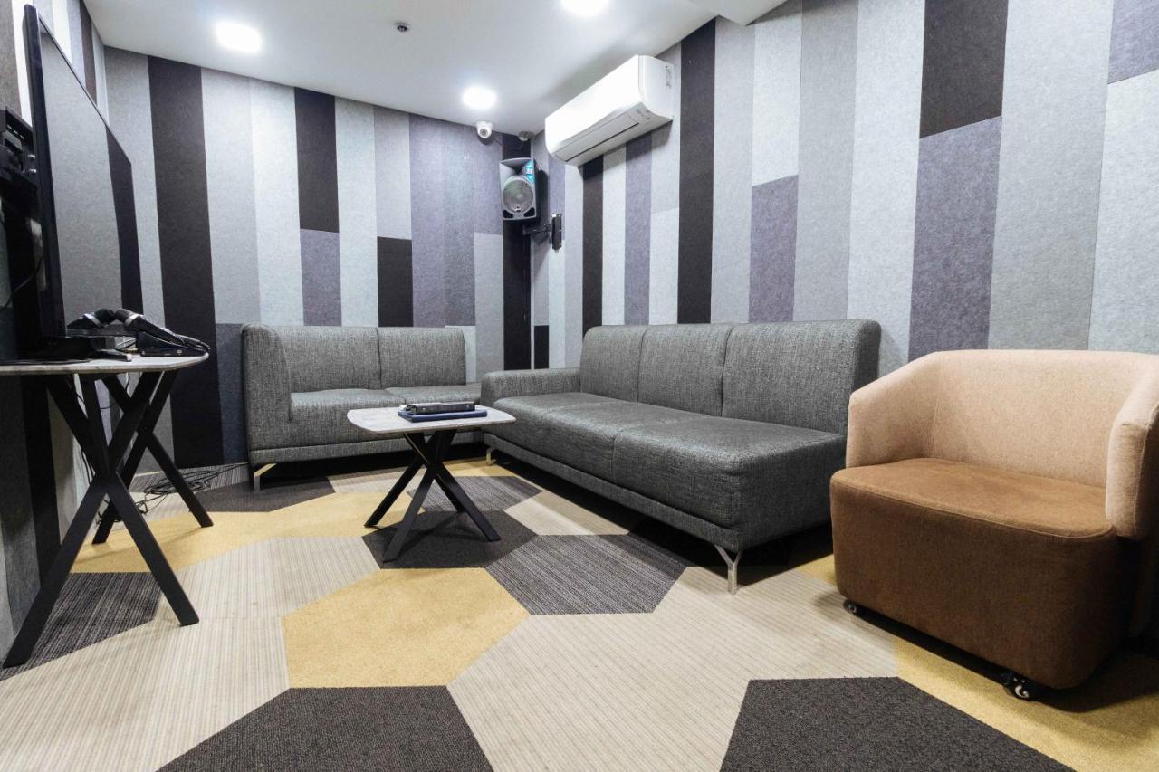 Reddoorz Premium @ South Triangle Quezon City Exterior foto