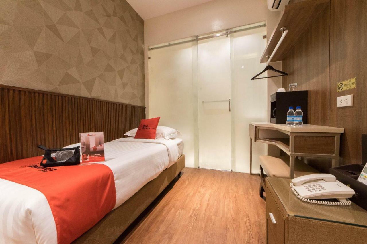 Reddoorz Premium @ South Triangle Quezon City Exterior foto