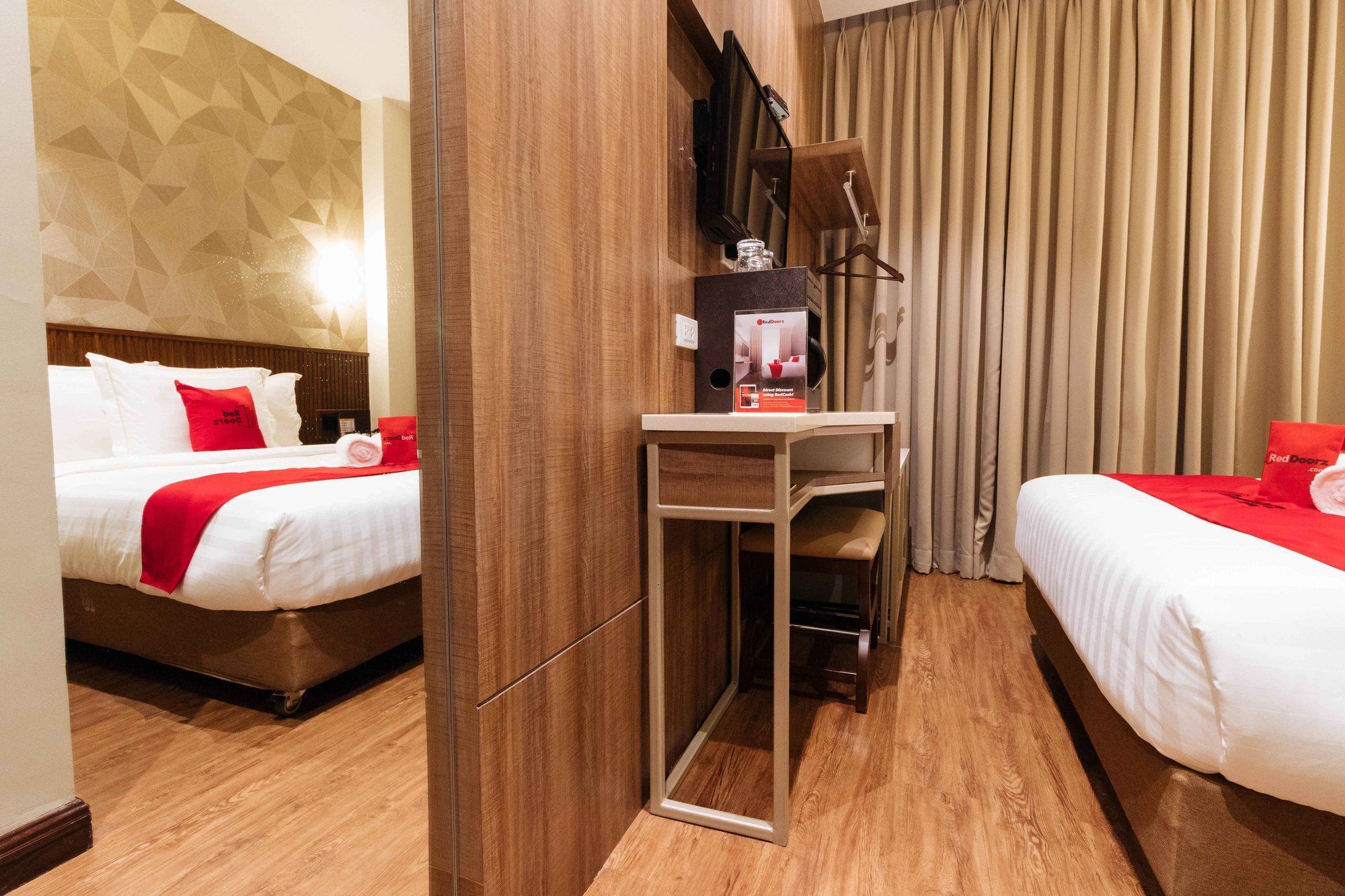 Reddoorz Premium @ South Triangle Quezon City Exterior foto